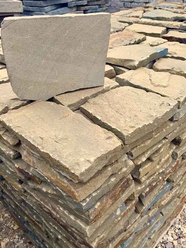 Lựa Chọn Chất Liệu Phù Hợp Cho Mộ Đơn Giản